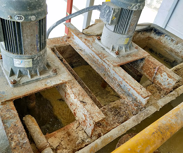 工業(yè)污水處理現(xiàn)場(chǎng) 工業(yè)污水處理現(xiàn)場(chǎng)