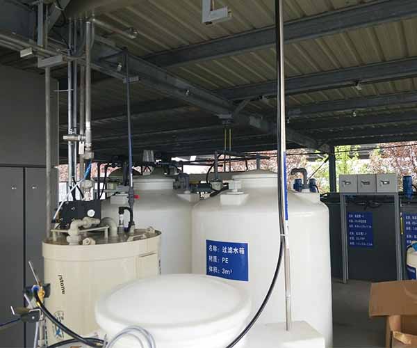 工業(yè)廢水處理現(xiàn)場 工業(yè)廢水處理現(xiàn)場